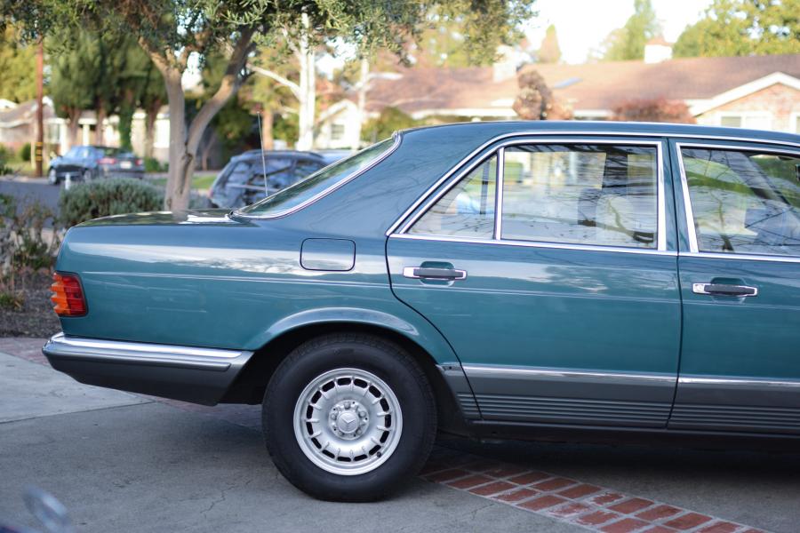 Детали экстерьера Mercedes-Benz 280 SE (W126) 1983 года  (EU) (фото 12 из 62)